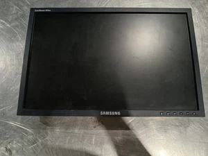 Samsung SyncMaster 941bw Monitor FOR PARTS ONLY - Picture 1 of 2