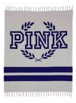 ¡NUEVO! Manta de playa VICTORIA'S SECRET rosa con logotipo rayas azules y grises Foto 1 de 3