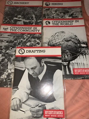 Lot Of 5 Boy Scouts Merit Badge Handbooks Drafting, Hiking, Archery And More! - Image 1 of 4