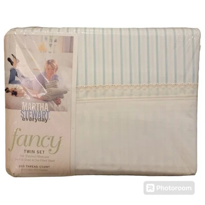 Vtg Martha Stewart Everyday Fancy 200 Thread Count Blue Passionflower Twin Set - Image 1 of 4