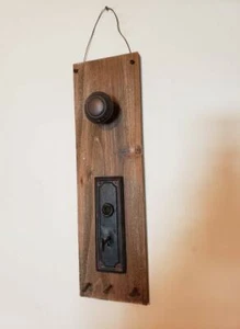 Wooden Vantage Looking Wall Hanger Metal Knob Old Key Primitive Farmhouse  - Picture 1 of 5