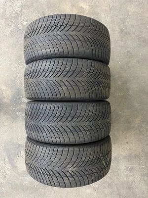 *L10* 4 x Winterreifen Nokian WR Snowproof 235/40 R19 96V XL M+S, ca 5mm. - Bild 1 von 4