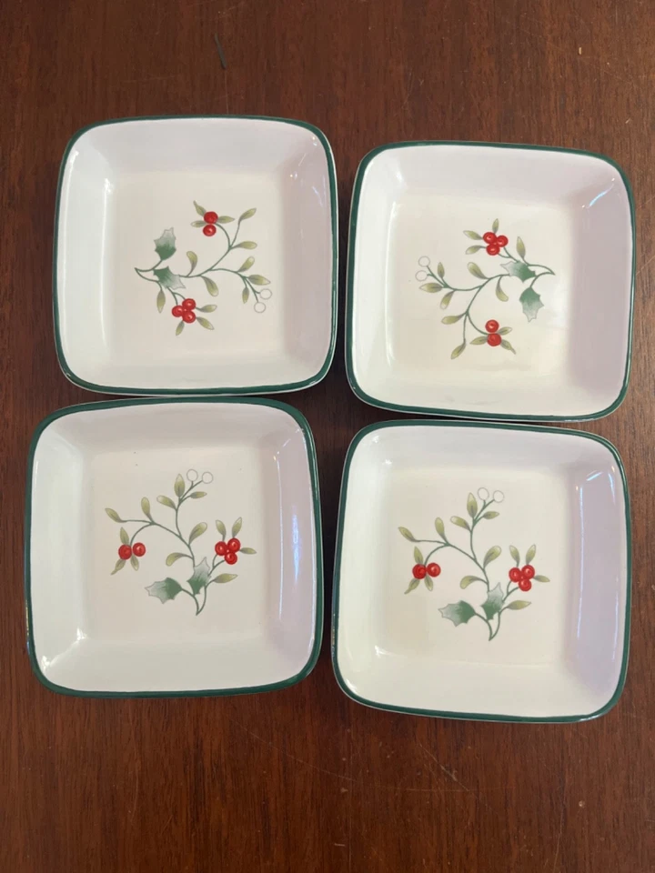 Lote de 4 pratos de molho de amora de inverno Pfaltzgraff Natal - Imagem 1 de 1