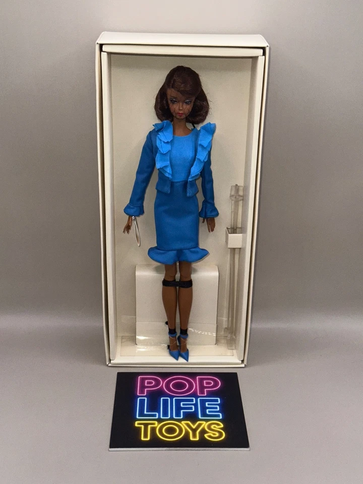 Modelo de moda Mattel Silkstone 2015 “City Chic Suit Barbie” #DGW57 *SIN PRECIO BASE* Foto 1 de 4