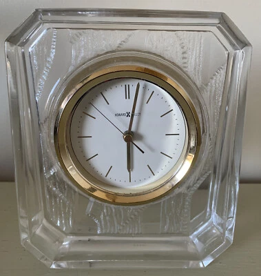Reloj de mesa de escritorio Howard Miller cristal transparente ponderado 7,25”x6,25” borde dorado funciona Foto 1 de 4