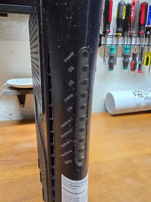 ARRIS TM604G Touchstone Cable Modem CT L1-11 + BATTERY + POWER & ETHERNET CORDs - Image 1 of 4