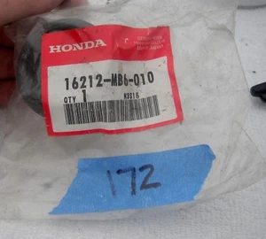 Aislante Honda, Carb - FABRICANTE DE EQUIPOS ORIGINALES # 16212-MB6-010.   (172) - Imagen 1 de 2
