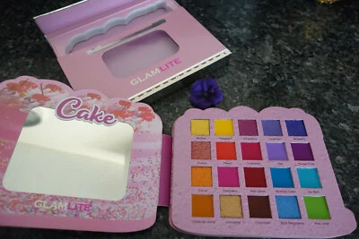 Glamlite cake palette new in box full size   - Image 1 of 4