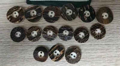 Buttons bone deer horn vintage.  - Image 1 of 4