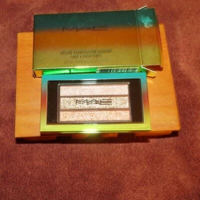 Mac Veluxe Pearlfusion Warm Wash Eyeshadow Palette Wash and Dry Collection Limit - Image 1 of 2