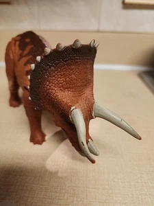 Mattel Jurassic World Roarivores Triceratops Figur (FMM24) - Bild 1 von 7