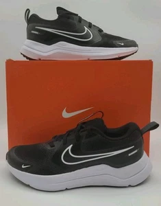 Nike Cosmic Runner GS Juvenil Talla 5Y Negro Blanco Zapatos para Correr HM4402-003 Nuevos - Imagen 1 de 9