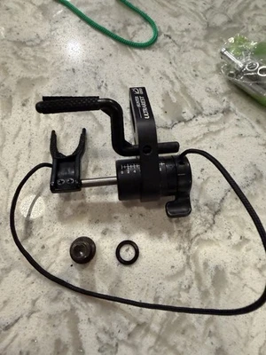 Quality Archery Designs UHXBK-R Ultra-Rest Pro HDX Drop Arrow Rest - Black - Image 1 of 2