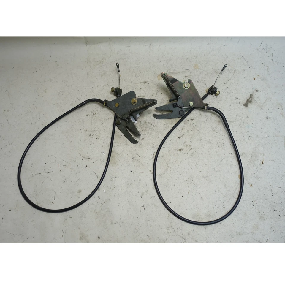 Par de bloqueo de cierre de tapa compartimento superior convertible BMW E30 serie 3 OEM 1987-1993 Foto 1 de 4