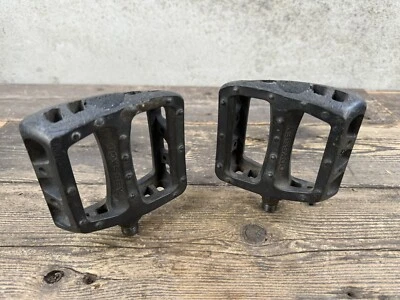 Pedales BMX Odyssey 9/16” negros Mid School Foto 1 de 4