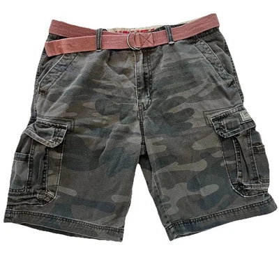 Vintage UNIONBAY Camoflauge Cargo Shorts Men’s 36 Utility Pockets 10” w/ Belt - Image 1 of 4