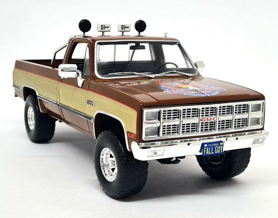 Greenlight 1/18 GMC K-2500 Sierra Grande 1982 Fall Guy Lee Majors Pick Up Truck - Image 1 of 4