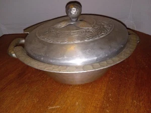 Vintage Everlast Hammered Aluminum Covered Serving Bowl Floral Design USA - Picture 1 of 12
