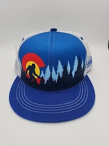 Colorado Bigfoot Sasquatch Askels Herren Snapback Flat Bill Mütze Grafik Neu mit Etikett - Bild 1 von 7