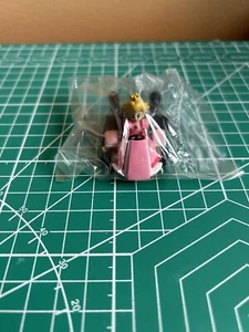 Mario Kart PRINCESS PEACH Kart Racer Figure - Picture 1 of 2