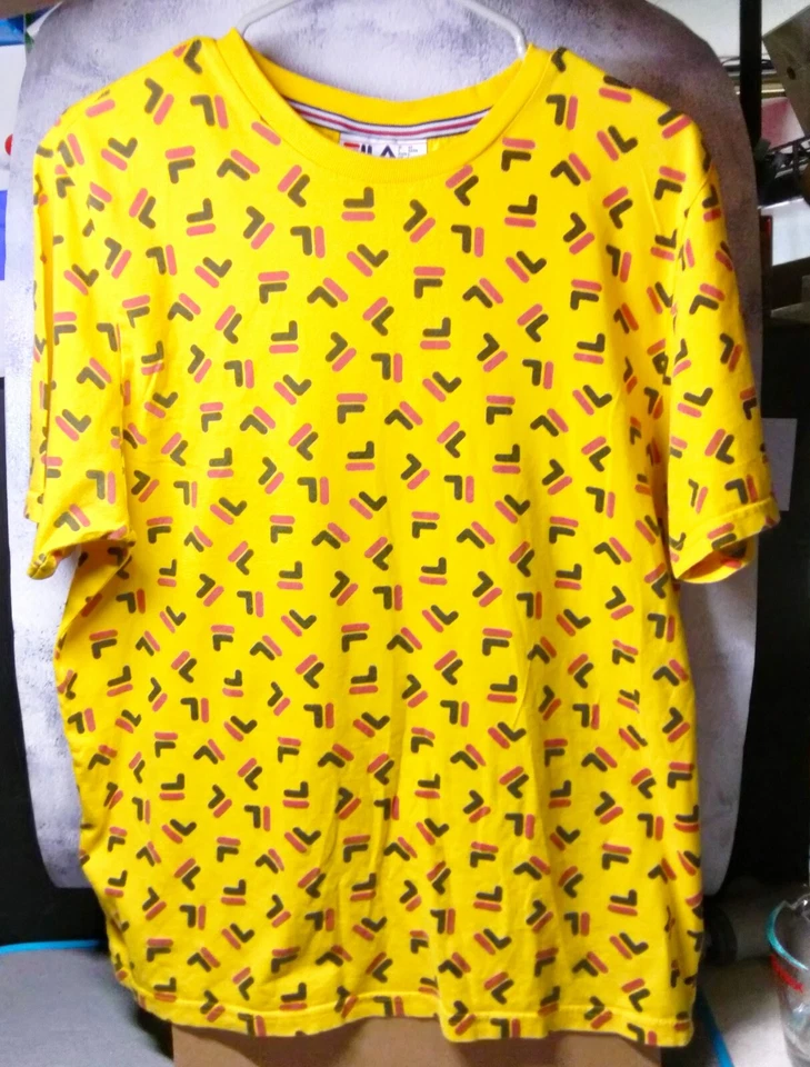 Camiseta Fila Hombre Talla L, Estampado Todo Amarillo F Foto 1 de 1