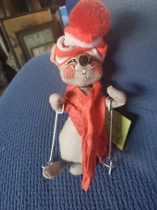 Vintage 1965 ANNALEE Mobilitee Dolls SKIING GRAY MOUSE - With Poles No Skis - Picture 1 of 4