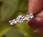2 Karat weiß simulierter Diamant runder Schliff Verlobungsring Sterlingsilber