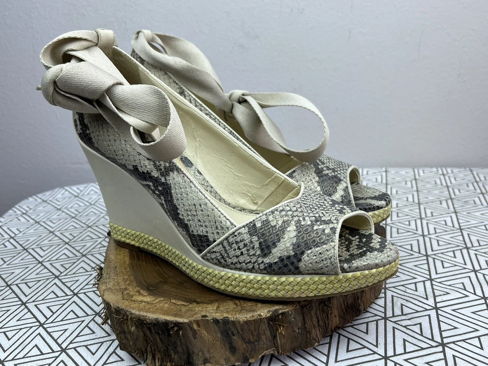 Zapatos con cordones de cuña Antonio Melani de cuero con patrón de pitón de 4" 7 hechos en Brasil  Foto 1 de 4