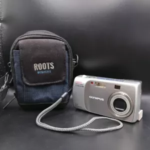Olympus Camedia D-540 Zoom 3.2MP Digital Camera - Roots Carrying Case - Picture 1 of 13