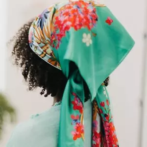 Bufanda floral boho pelo o accesorio satinado - Imagen 1 de 3