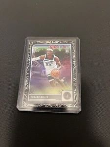 2023-24 Haunted NBA Hoops Leonard Miller #80 SP Spider Web Wolves Holo RC Rookie - Bild 1 von 3