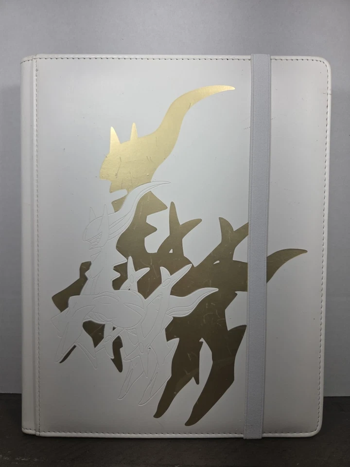 Pokemon Arceus Ultra Pro Carpeta Blanca con Oro (20) 9 Bolsillos Página Usado Foto 1 de 4