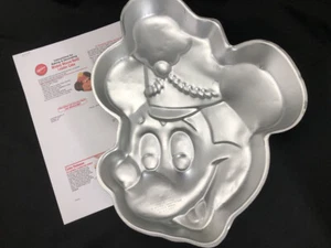 Wilton Disney Mickey Mouse Cake Pan Used Bandleader Face With Instructions - Picture 1 of 3
