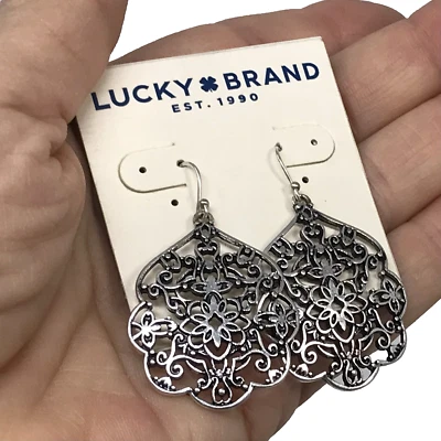 Brincos Lucky Brand filigrana tom prata boho pendurado gota gancho fio orelha novo com etiquetas - Imagem 1 de 4