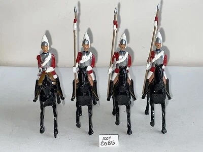 Британская свинцовая игрушка солдатики ссылка No2085 спасатель с копьями красные туники с офицером - Изображение 1 из 4