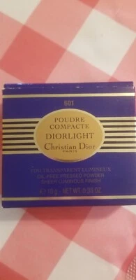 Diorlight Poudre Compacte Foto 1 de 4