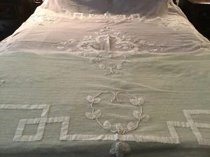 Antique Bedspread - Picture 1 of 9