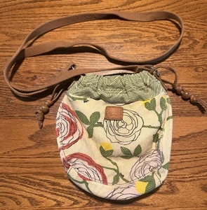 Vtg Fossil Bobo Drawstring Crossbody Bag Purse Green Tan Brown Floral Handbag - Picture 1 of 12