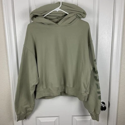 Sudadera con capucha recortada de lana verde descolorida de American Eagle para mujer L Foto 1 de 4