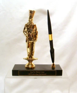 METAL CHEF FIGURE COOK PEN SET TROPHY BARBACUE COOK TROPHY METAL COOK - Picture 1 of 5