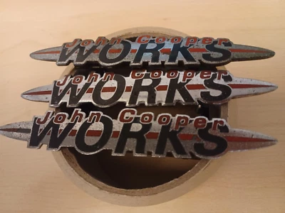 MINI R50 R52 R53 JCW John Cooper Distintivo Anteriore Works GEN 1 Originale MINI 5114717510 - Immagine 1 di 4