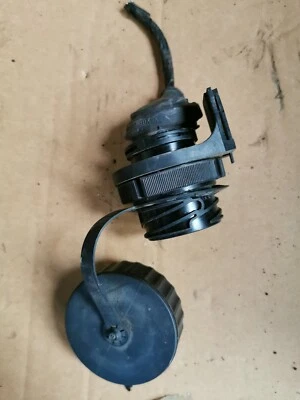 Bmw Z3 E36 Round Diagnostic Plug Socket And Cover Cap - Image 1 of 2