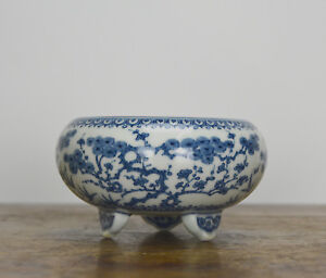 Rare Chinese Ming Chenghua MK Blue and White Porcelain Tripod Brush Washer