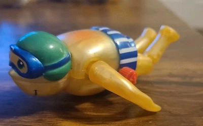  Juguete de cuerda Z para nadador Hans Works Foto 1 de 4