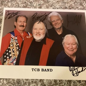 TCB Band firmata James Burton Ronnie Tutt Hardin Scheff + 1 altra firma. - Foto 1 di 11