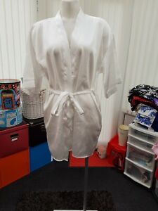 Ladies BNWT "Boohoo" BRIDE Metallic Ivory Robe/dressing gown (Size L)