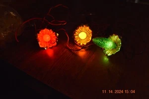 Vintage Christmas String Lights C-7 Red & Green Wire w 3 Vintage Bulbs - Picture 1 of 3