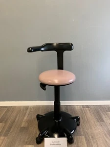 Silla de médico TECNODENT silla de tratamiento taburete en color acolchado rosado usado - Imagen 1 de 5