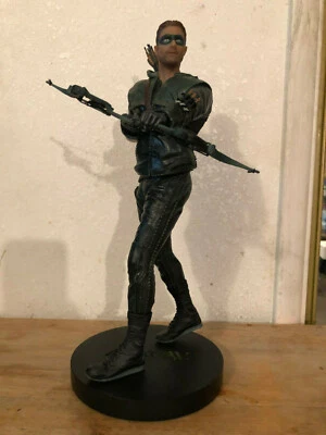 ARROW STATUE STEPHEN AMELL OLIVER QUEEN DC COMIC TV SERIES BATMAN SUPERMAN GREEN - Image 1 of 4