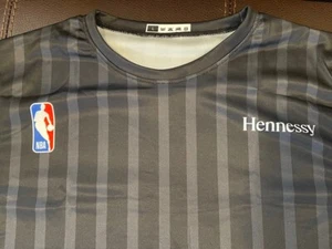 CAMISETA DE BALONCESTO HENNESSY COÑAC NBA RARA PARA HOMBRE TALLA GRANDE (L) NUEVA GENUINA - Imagen 1 de 10